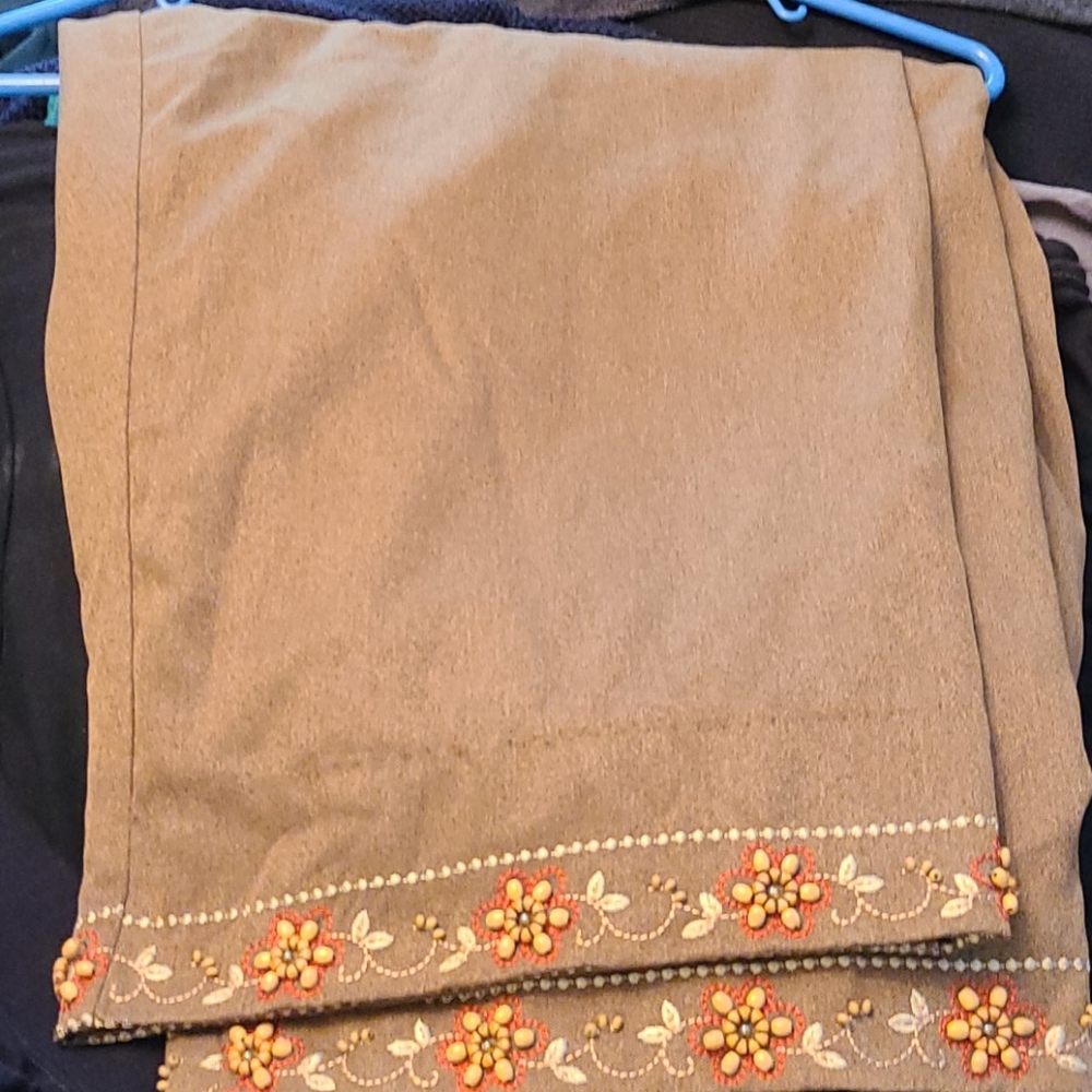 Ladie crop pants